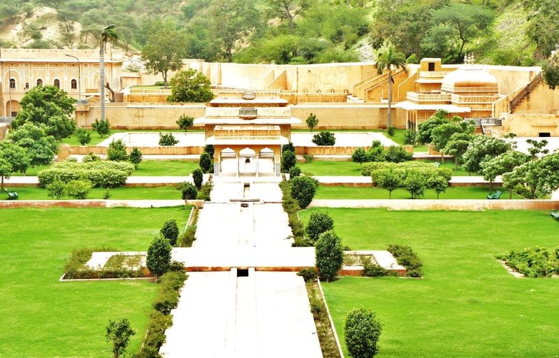 sisodiya rani garden