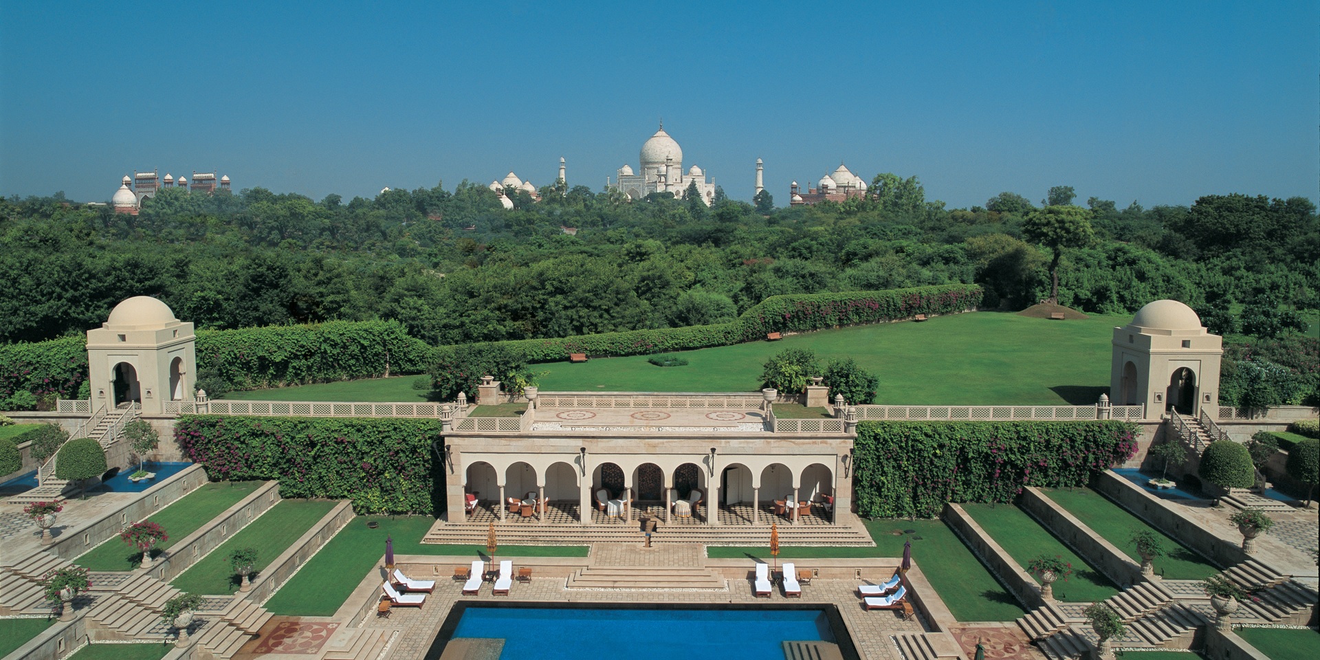 Stay in Luxury Hotels in India by Delighted Journey